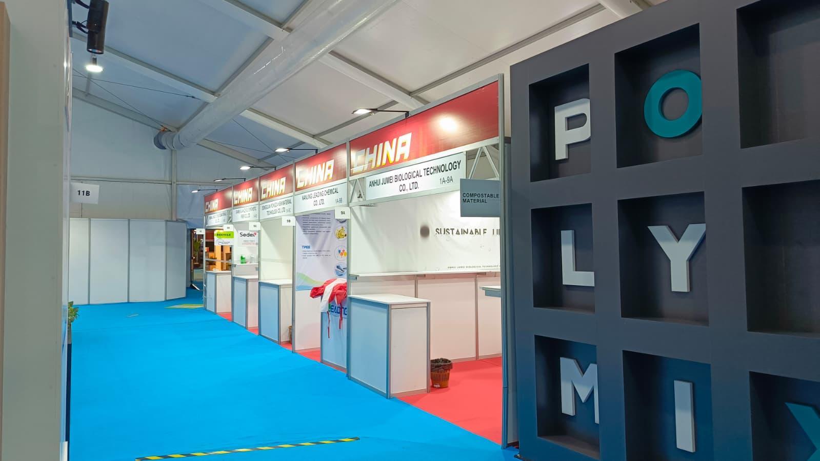Premium 250–300 cm Ülke Pavyonları