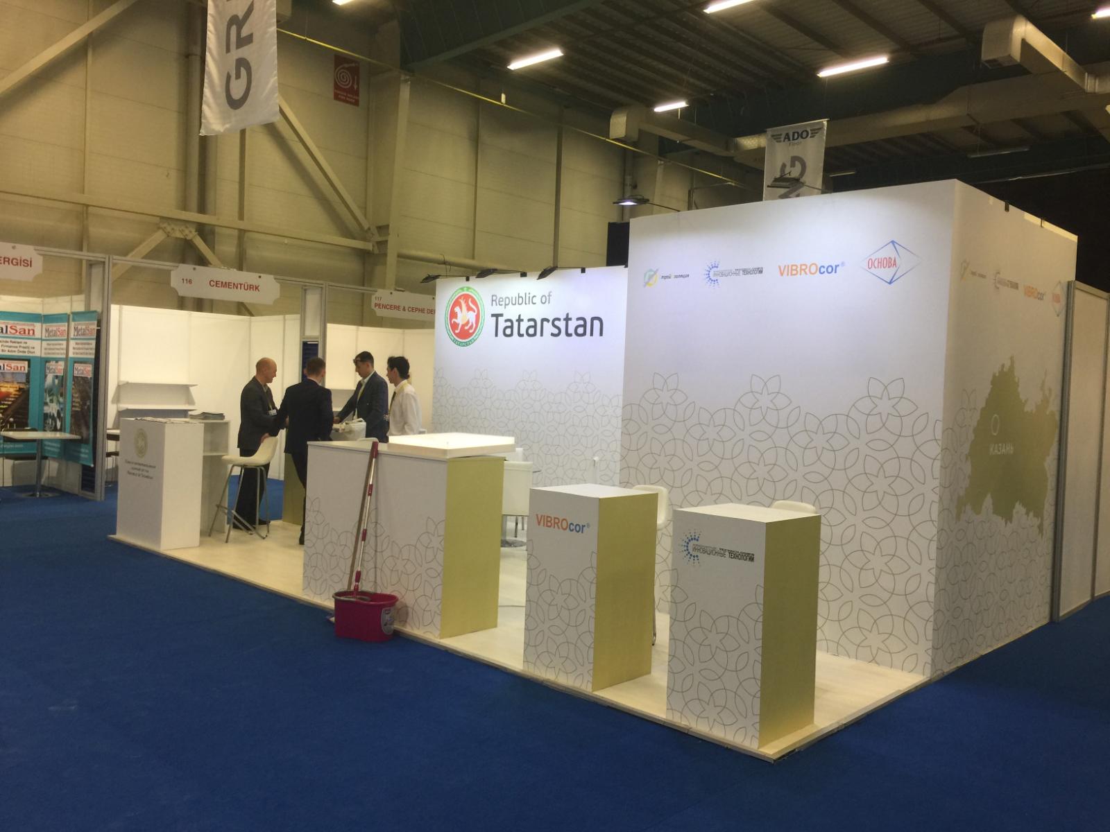 Özel Tasarım Üç Tarafı Açık Stantlar