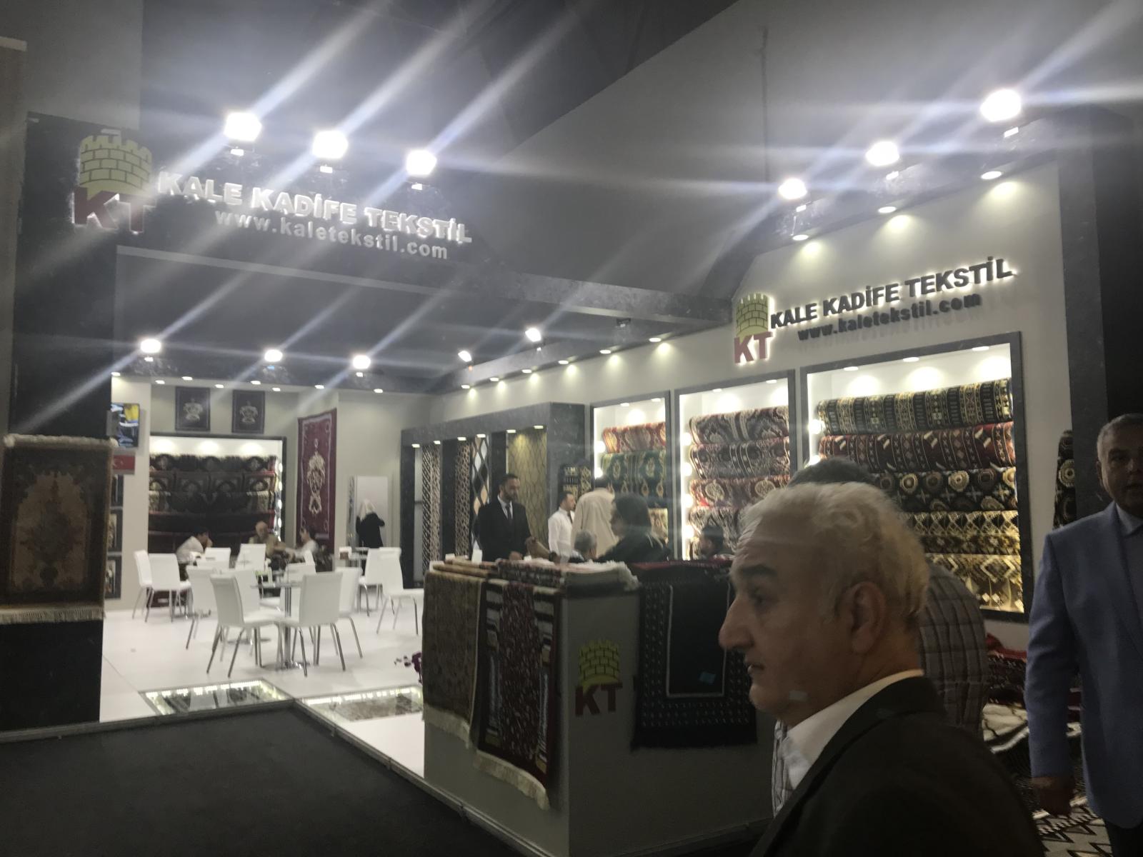 Özel Tasarım Köşe Standlar