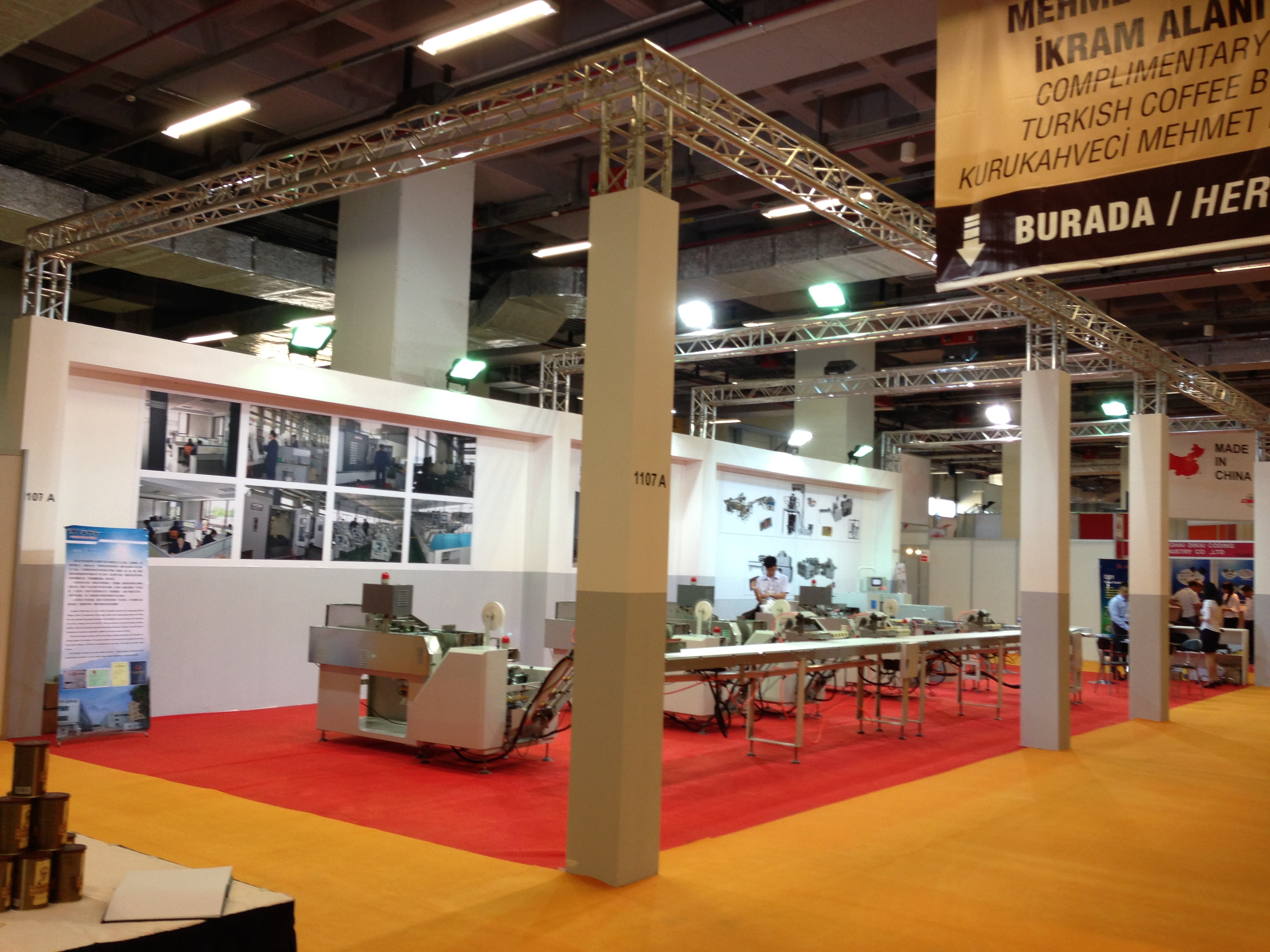 Ahşap Stand Üç Tarafı Açık Stand