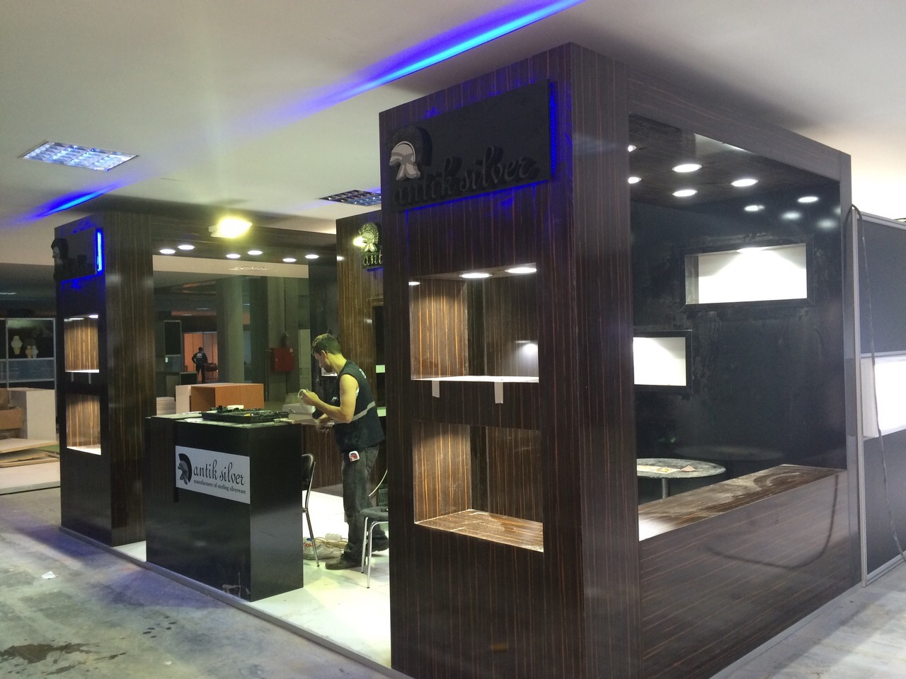 Ahşap Stand Üç Tarafı Açık Stand