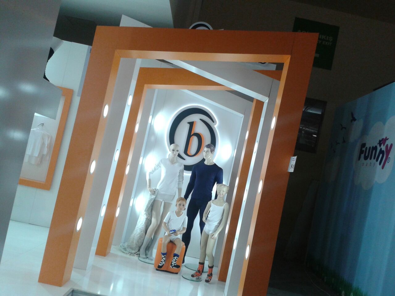 Ahşap Stand Köşe Stand