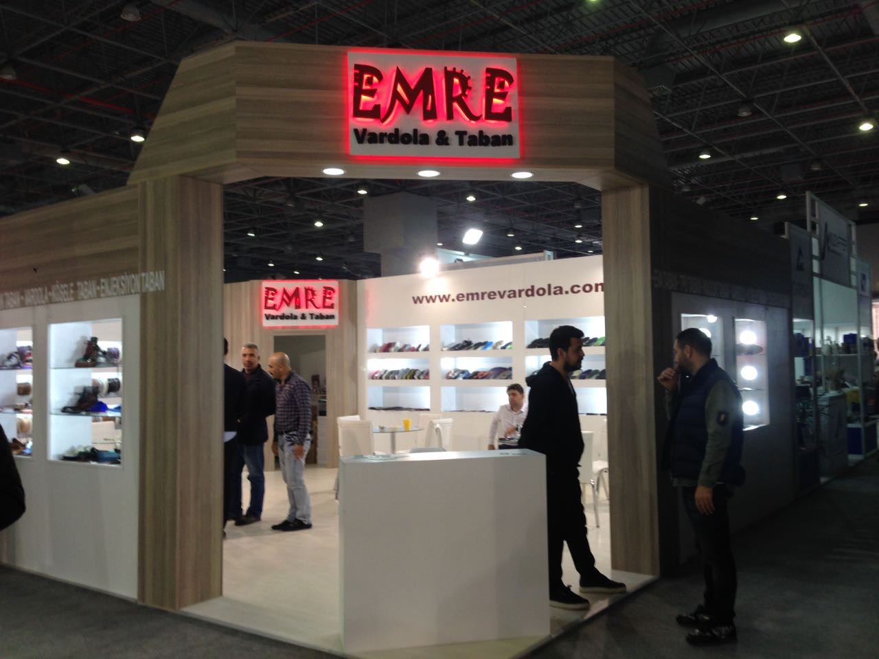 Ahşap Stand Köşe Stand