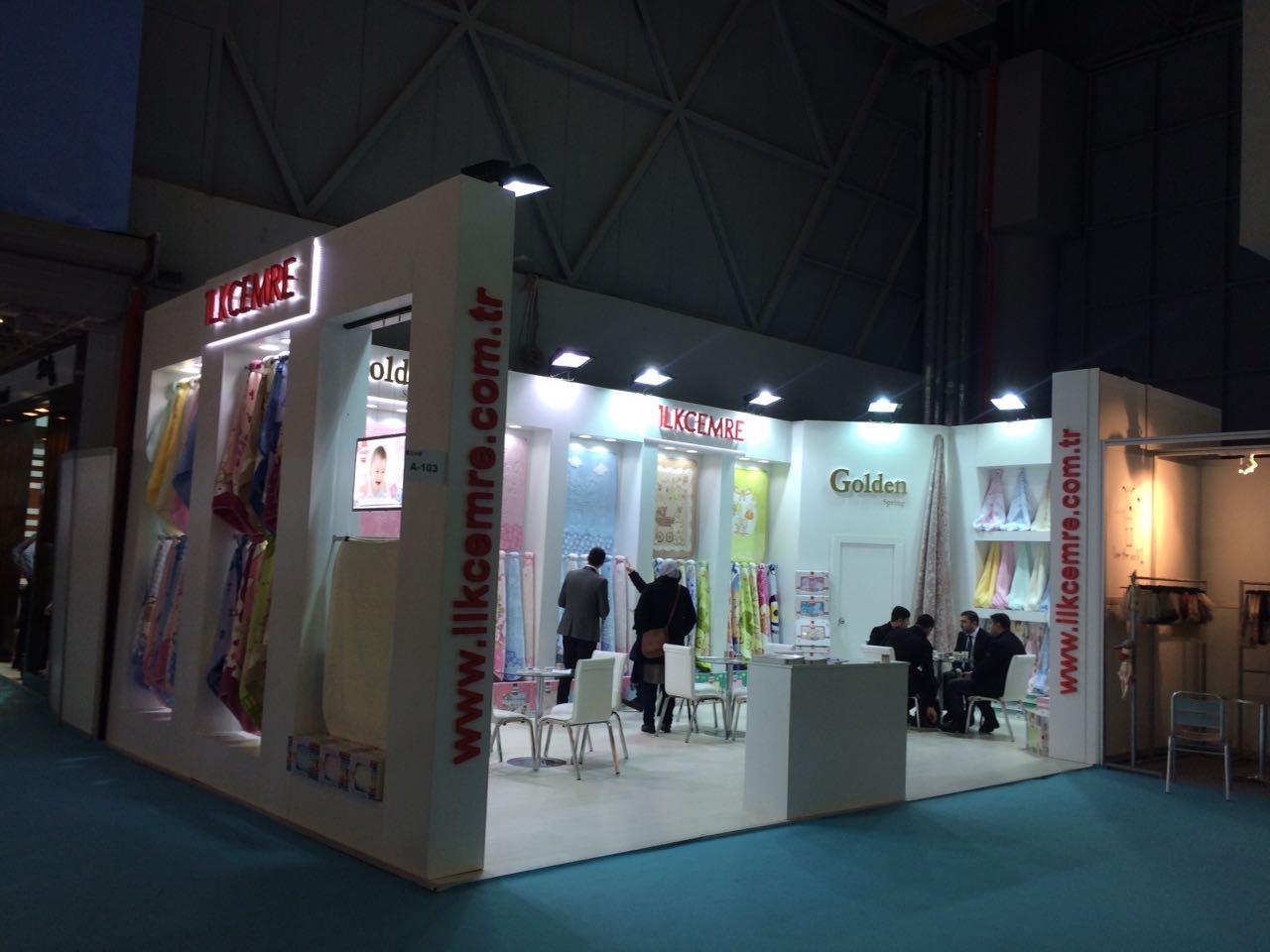 Ahşap Stand Köşe Stand