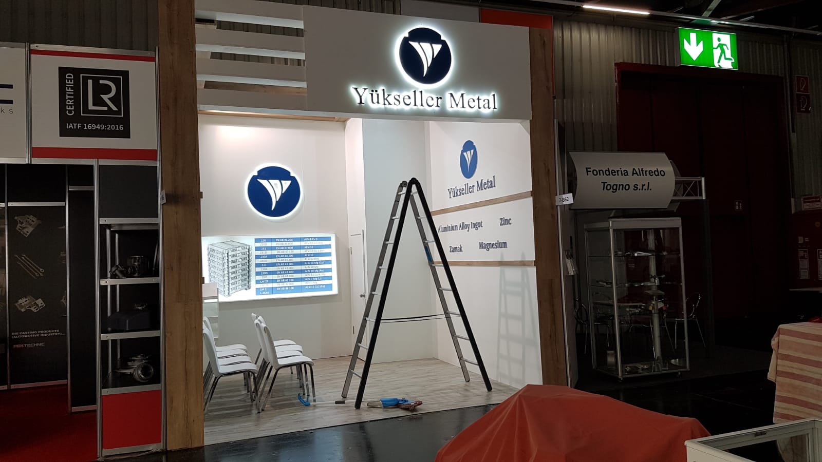 Ahşap Stand Tek Cephe Açık Stand