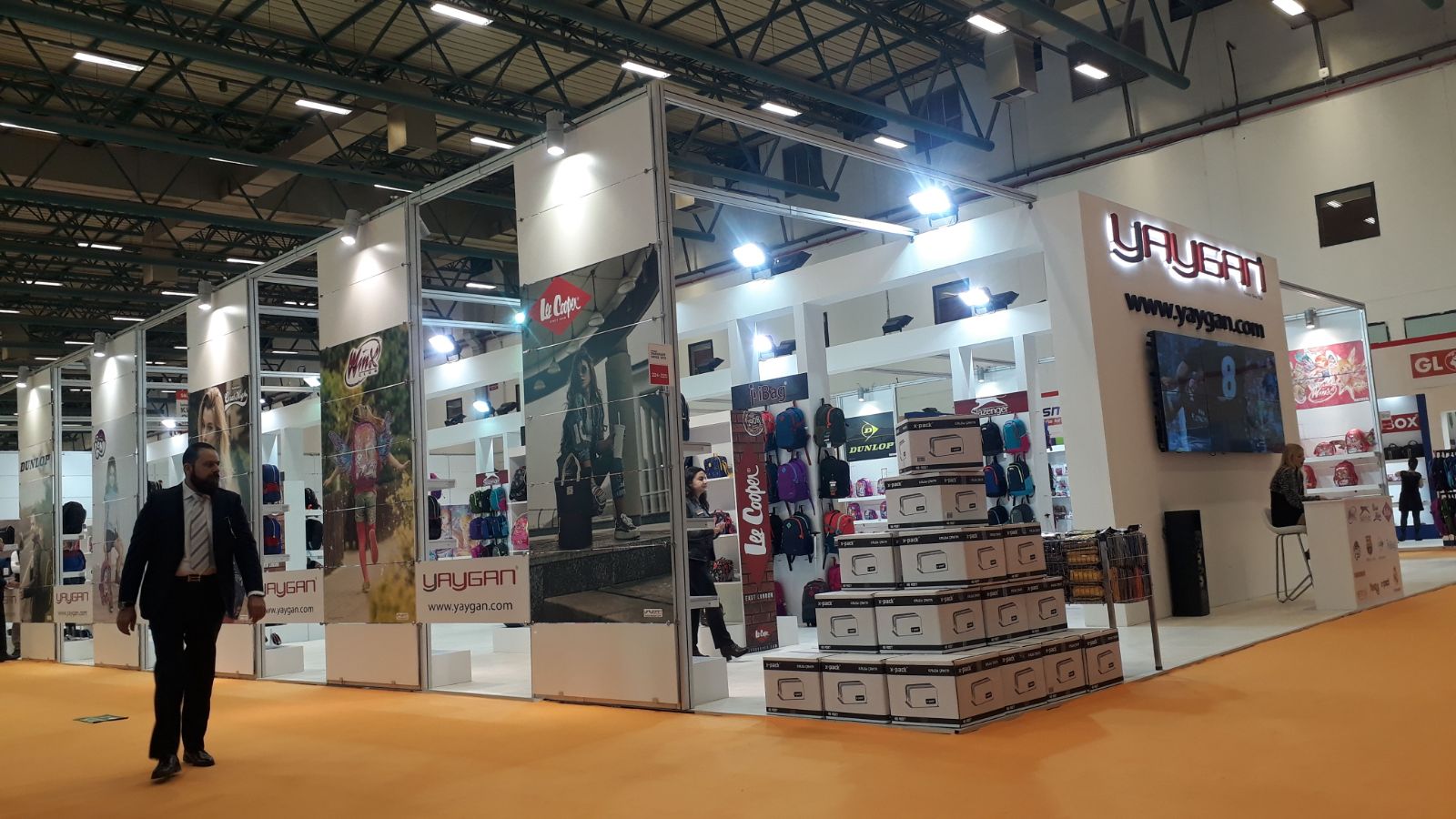 Maxima Stand Ada Stand