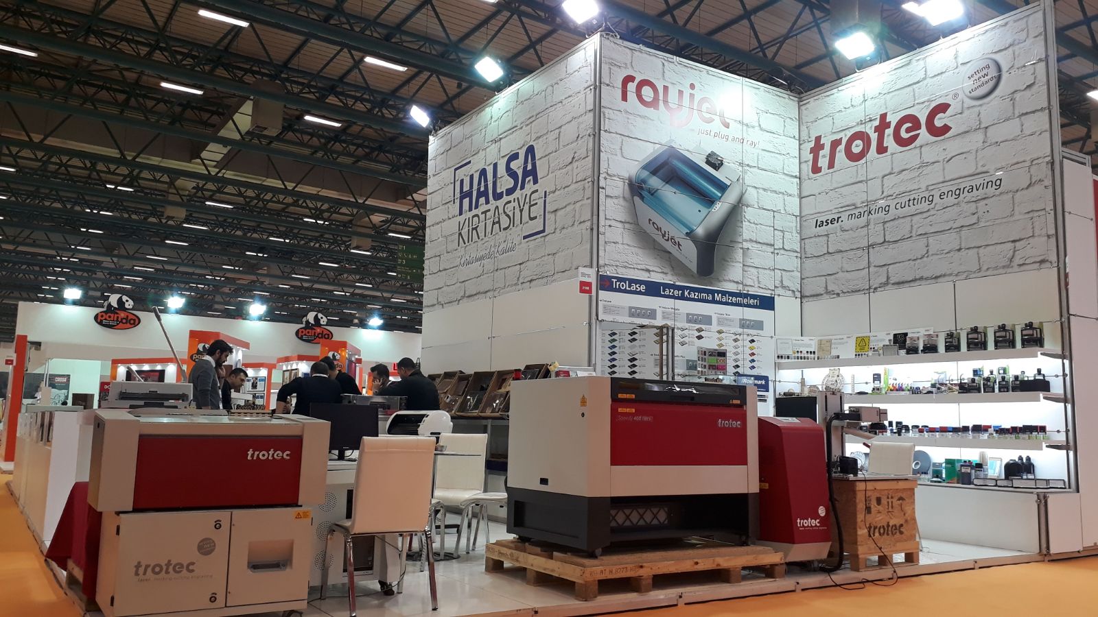 Üç Tarafı Açık Stand