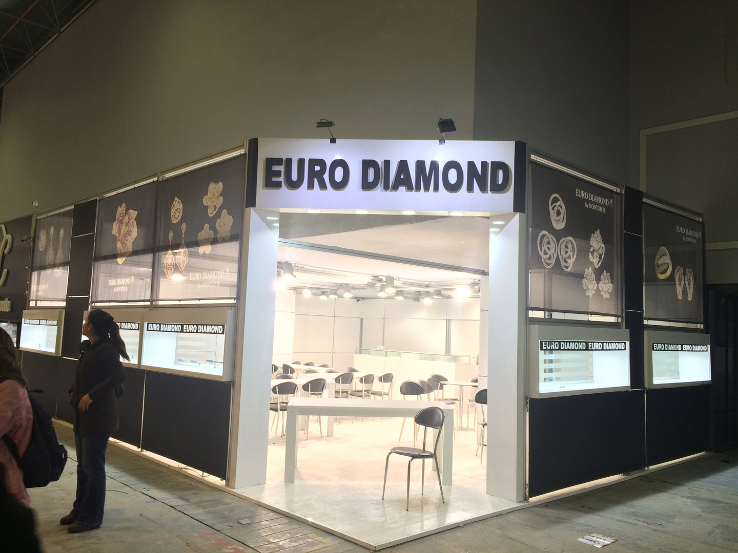 Maxima Stand Köşe Stand