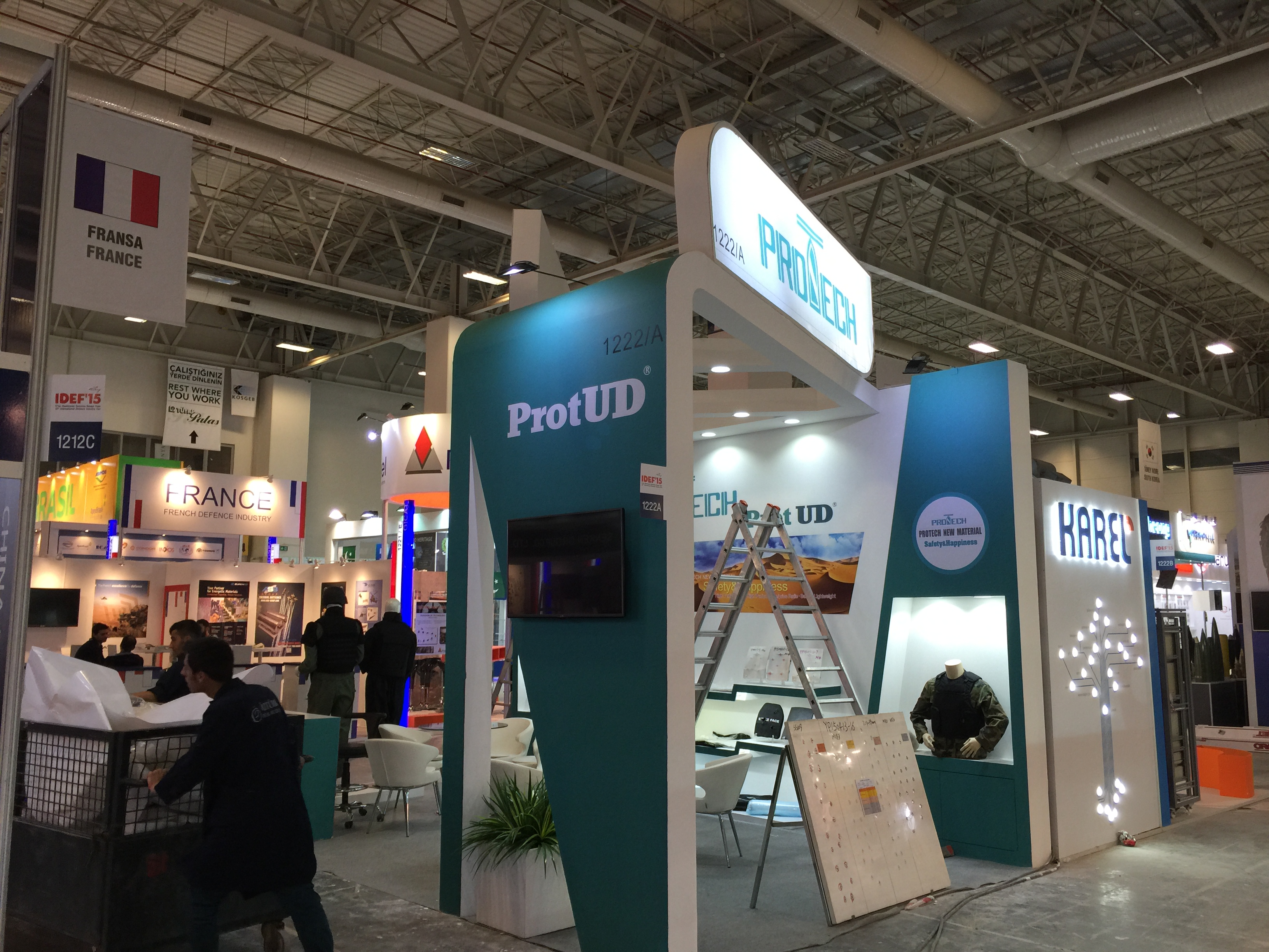 Ahşap Stand Üç Tarafı Açık Stand