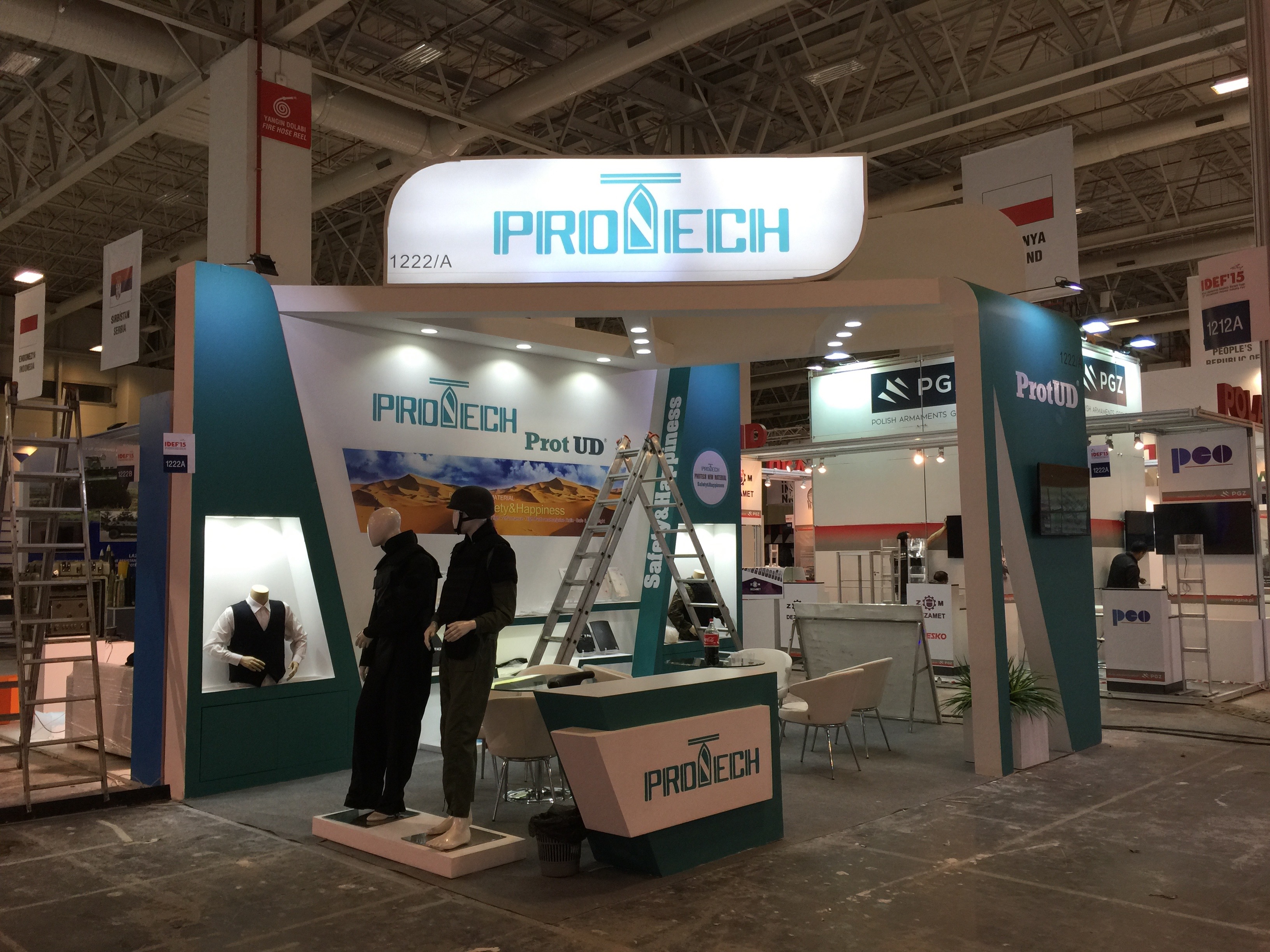 Ahşap Stand Üç Tarafı Açık Stand