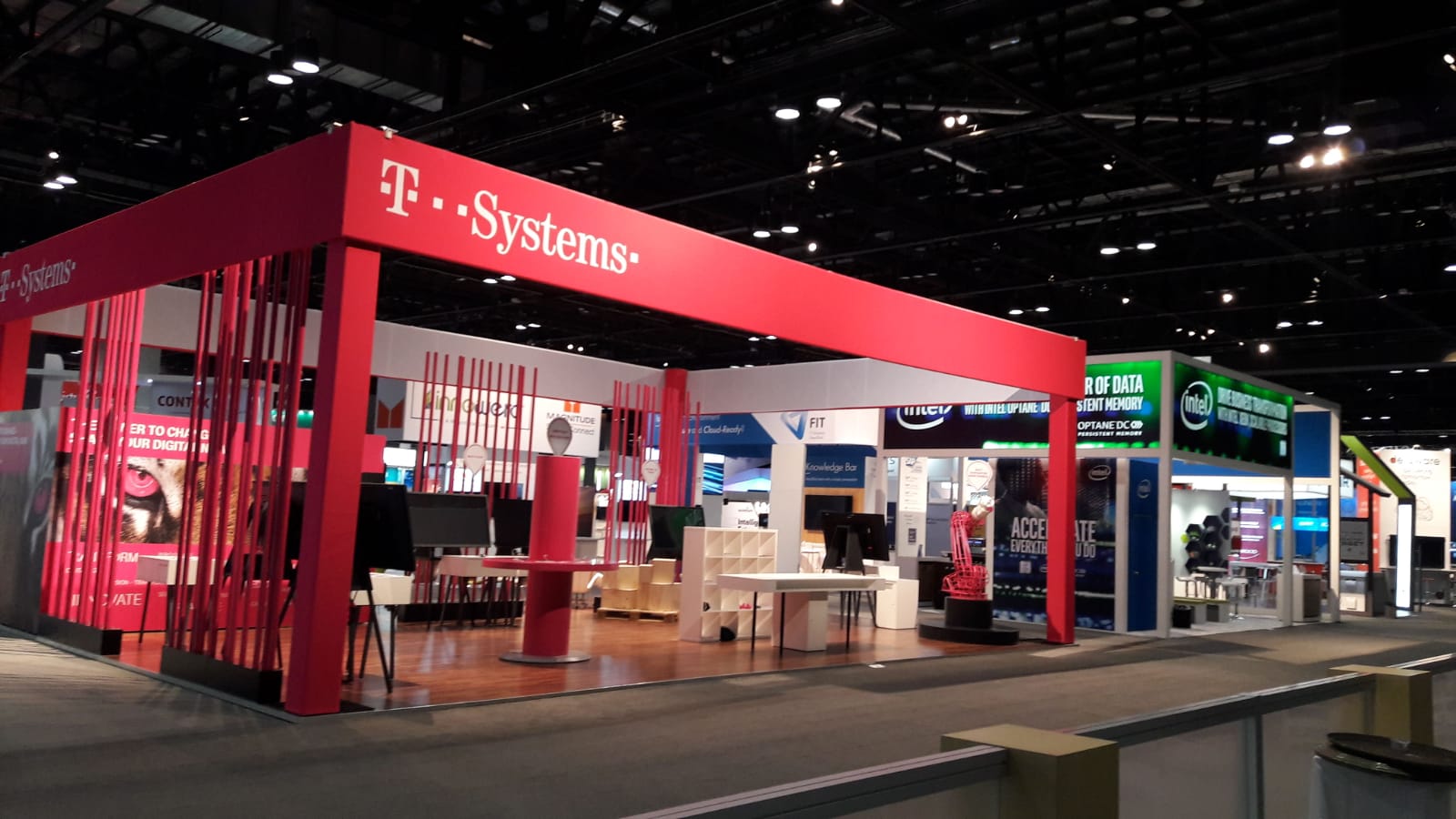 Ahşap Stand Üç Tarafı Açık Stand