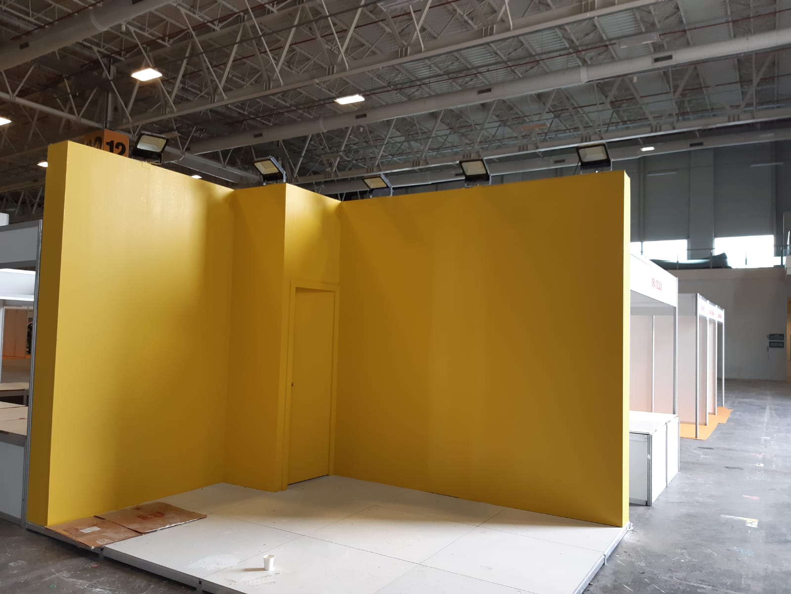 Ahşap Stand Köşe Stand