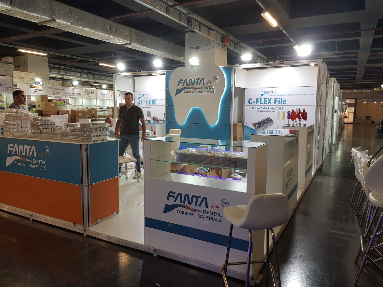 Maxima Stand Üç Tarafı Açık Stand