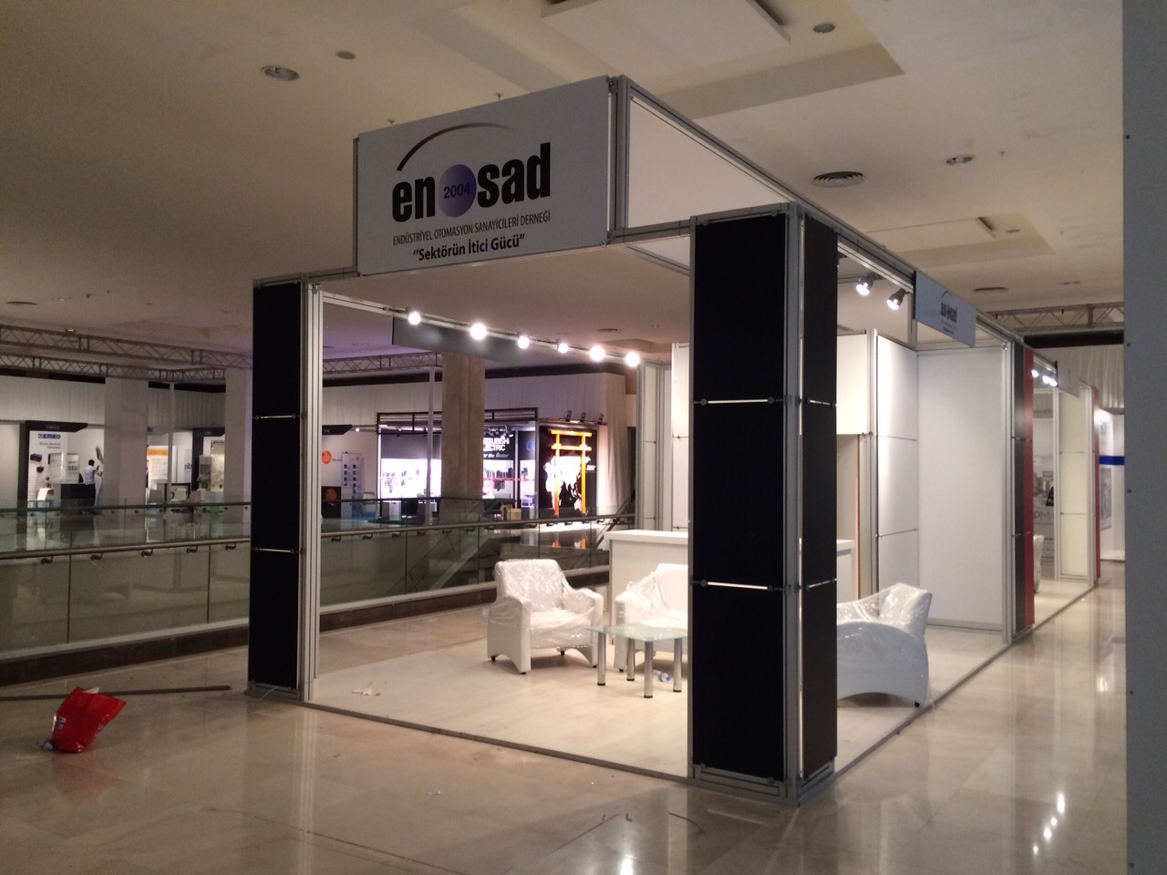 Maxima Stand Üç Tarafı Açık Stand